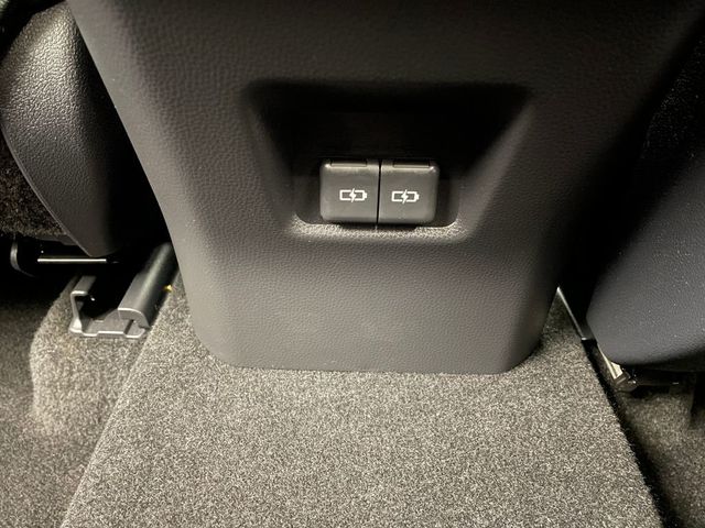 2025 Toyota RAV4 XLE AWD - 22923462 - 38