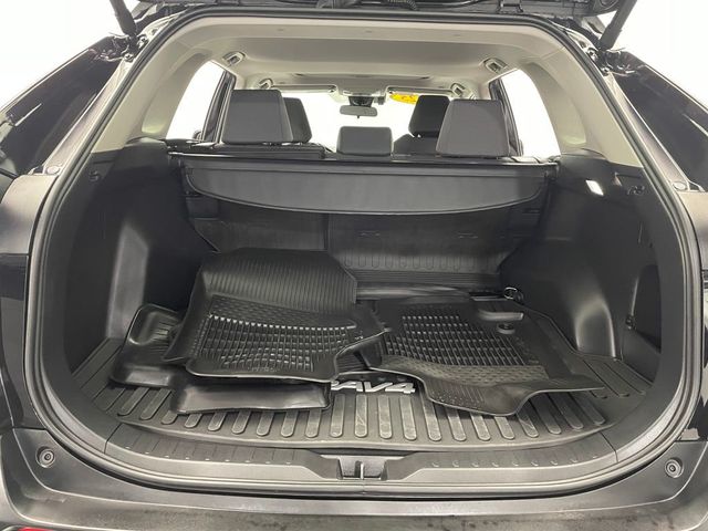 2025 Toyota RAV4 XLE AWD - 22923462 - 39