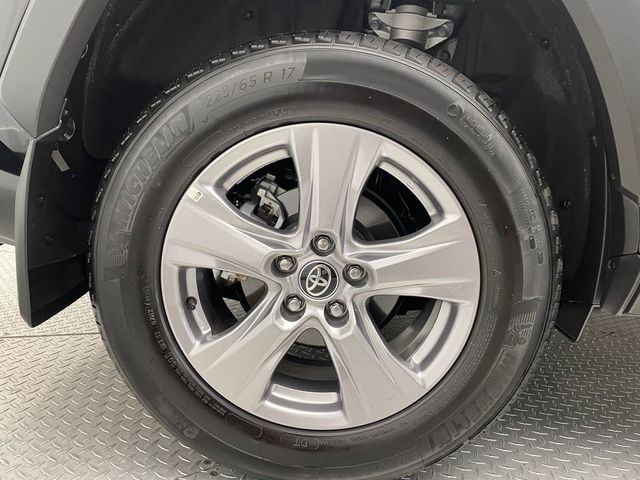 2025 Toyota RAV4 XLE AWD - 22923462 - 47
