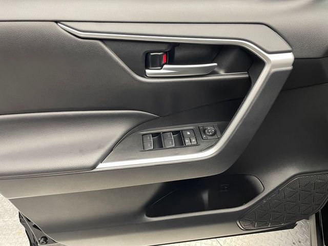2025 Toyota RAV4 XLE AWD - 22923462 - 8