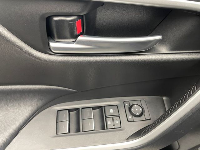 2025 Toyota RAV4 XLE AWD - 22938897 - 9