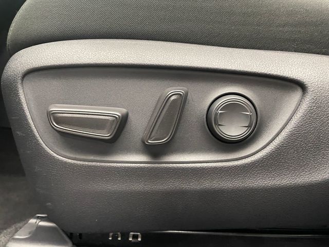 2025 Toyota RAV4 XLE AWD - 22938897 - 13
