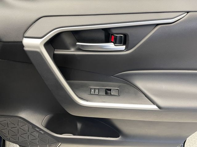 2025 Toyota RAV4 XLE AWD - 22938897 - 14