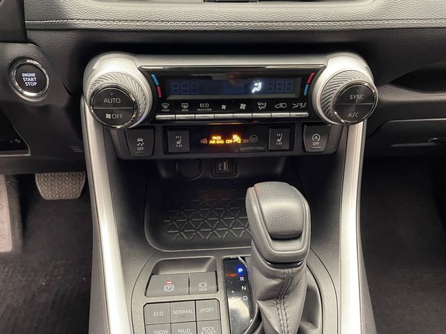 2025 Toyota RAV4 XLE AWD - 22938897 - 25