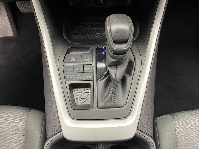 2025 Toyota RAV4 XLE AWD - 22938897 - 27