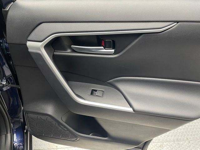 2025 Toyota RAV4 XLE AWD - 22938897 - 34