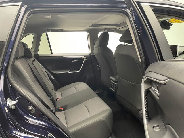 2025 Toyota RAV4 XLE AWD - 22938897 - 35