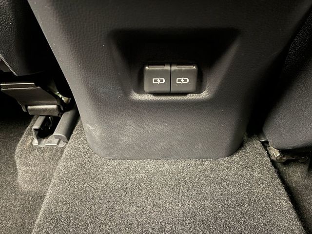 2025 Toyota RAV4 XLE AWD - 22938897 - 37