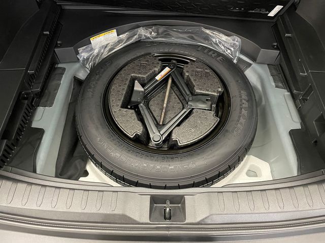 2025 Toyota RAV4 XLE AWD - 22938897 - 39