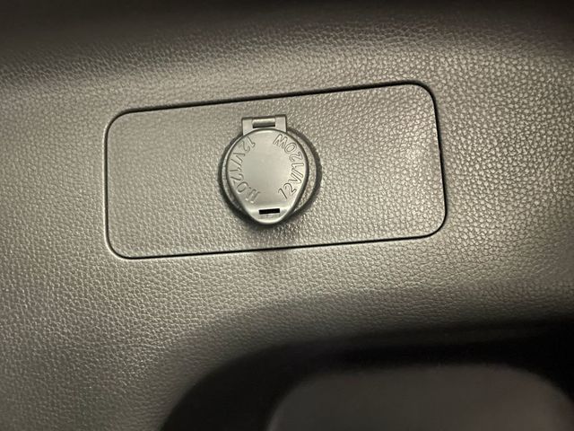 2025 Toyota RAV4 XLE AWD - 22938897 - 40