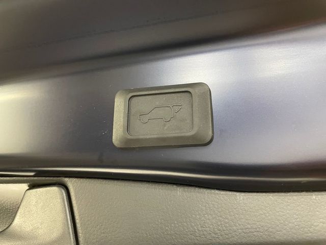 2025 Toyota RAV4 XLE AWD - 22938897 - 41