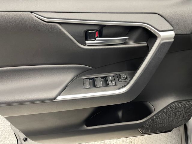 2025 Toyota RAV4 XLE AWD - 22949252 - 24
