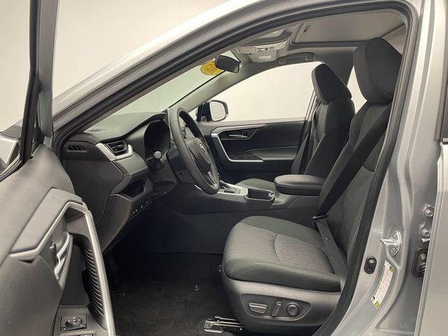 2025 Toyota RAV4 XLE AWD - 22949252 - 27