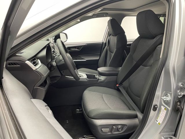2025 Toyota RAV4 XLE AWD - 22949252 - 28