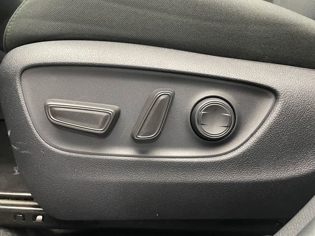 2025 Toyota RAV4 XLE AWD - 22949252 - 29