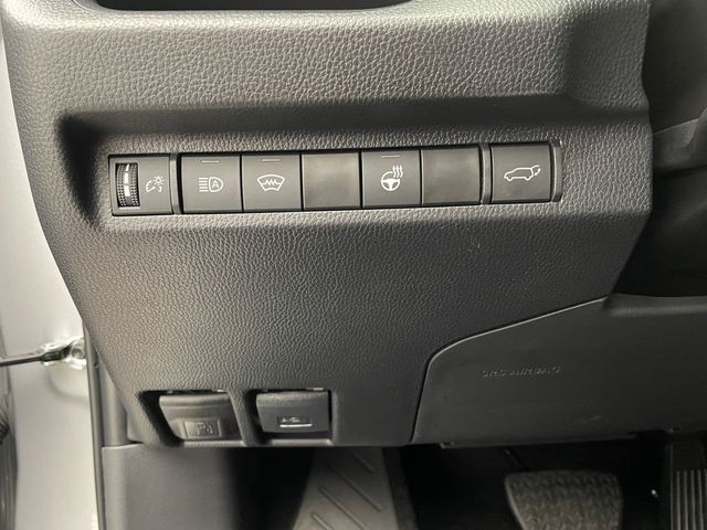 2025 Toyota RAV4 XLE AWD - 22949252 - 35