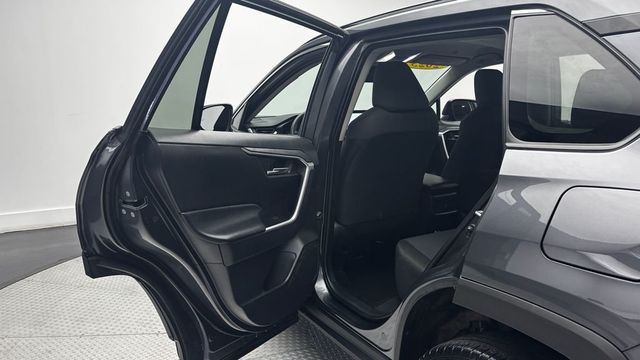 2025 Toyota RAV4 XLE AWD - 23030379 - 24