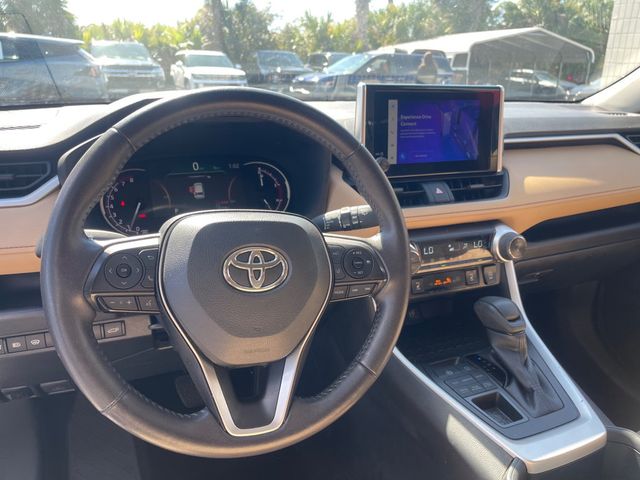 2025 TOYOTA RAV4 XLE AWD W/ MULTIPLE PACKAGES ($2,000 VALUE!!) - 23099227 - 13