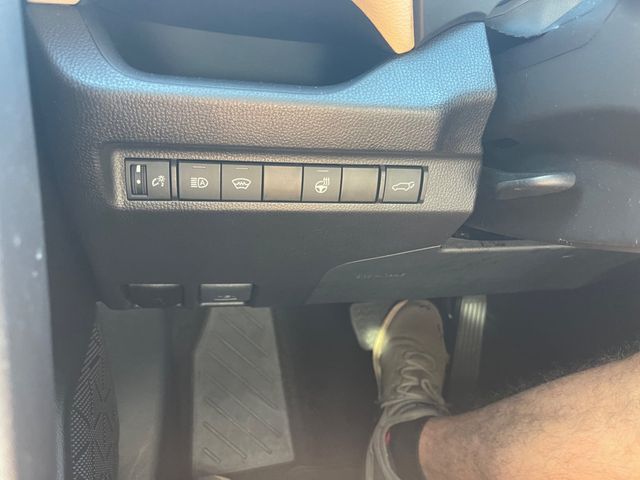 2025 TOYOTA RAV4 XLE AWD W/ MULTIPLE PACKAGES ($2,000 VALUE!!) - 23099227 - 17