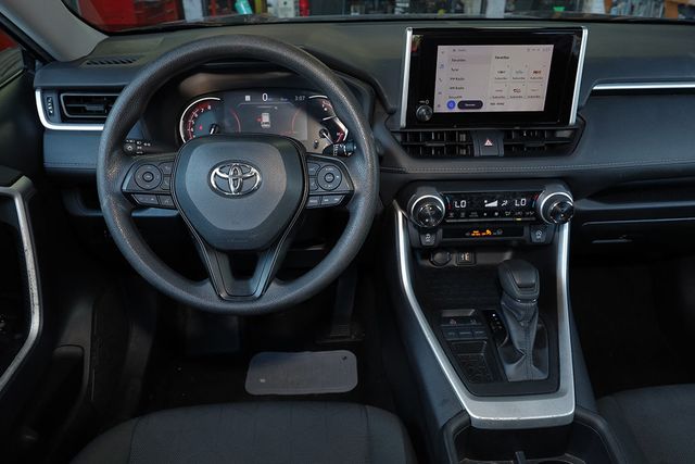 2025 TOYOTA RAV4 XLE FWD - 23086327 - 18
