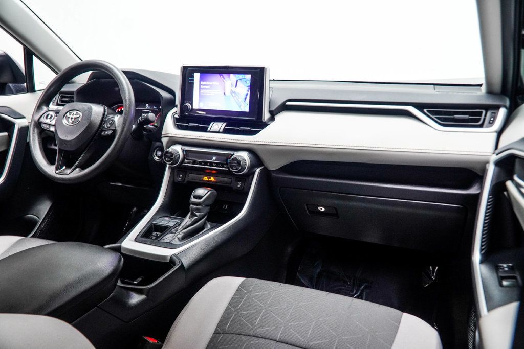 Toyota RAV4 photo 19