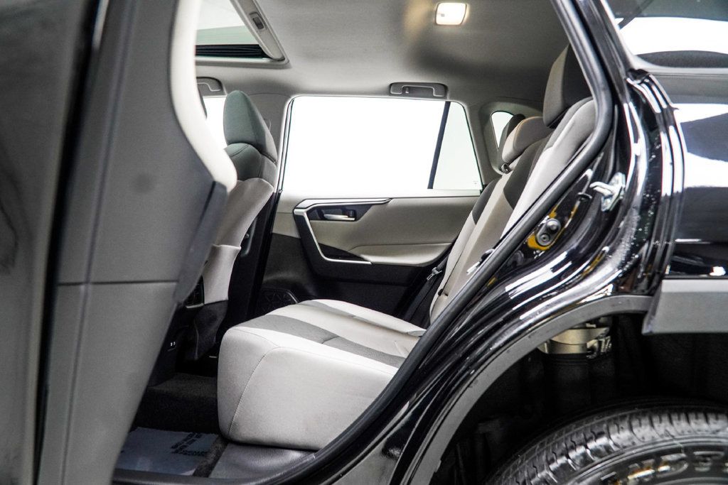 Toyota RAV4 photo 37