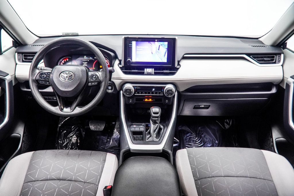 Toyota RAV4 photo 4