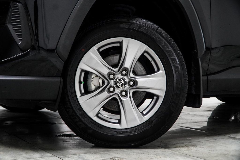 Toyota RAV4 photo 6