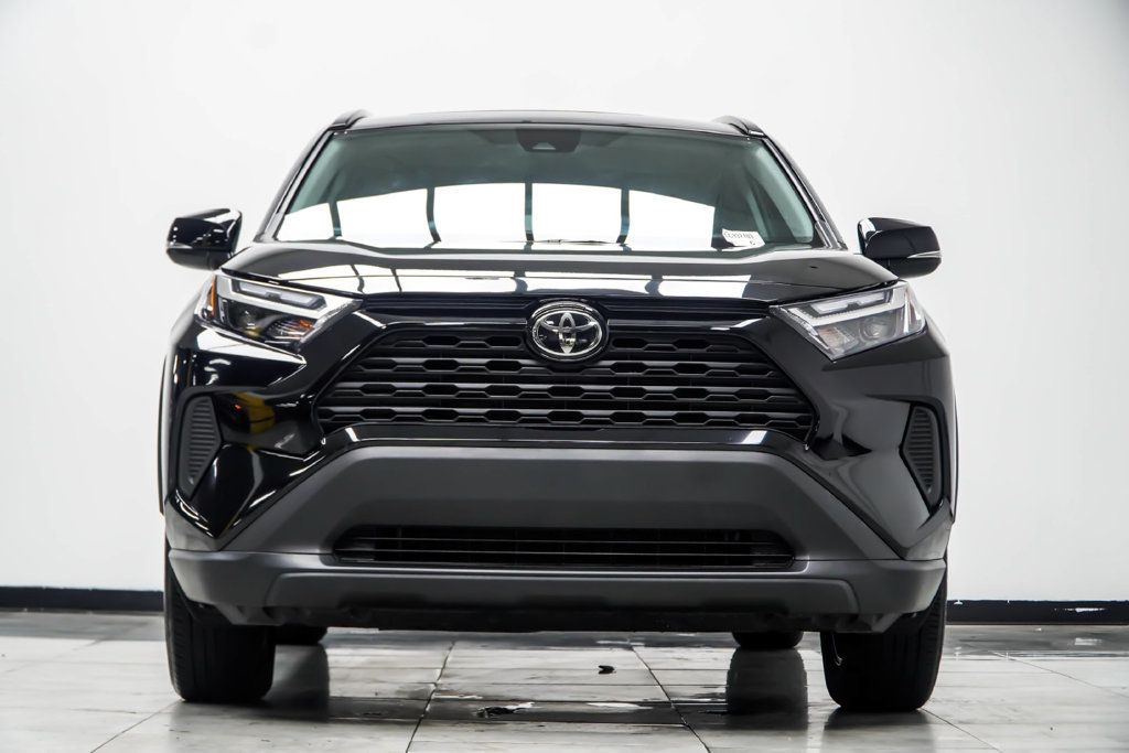Toyota RAV4 photo 8