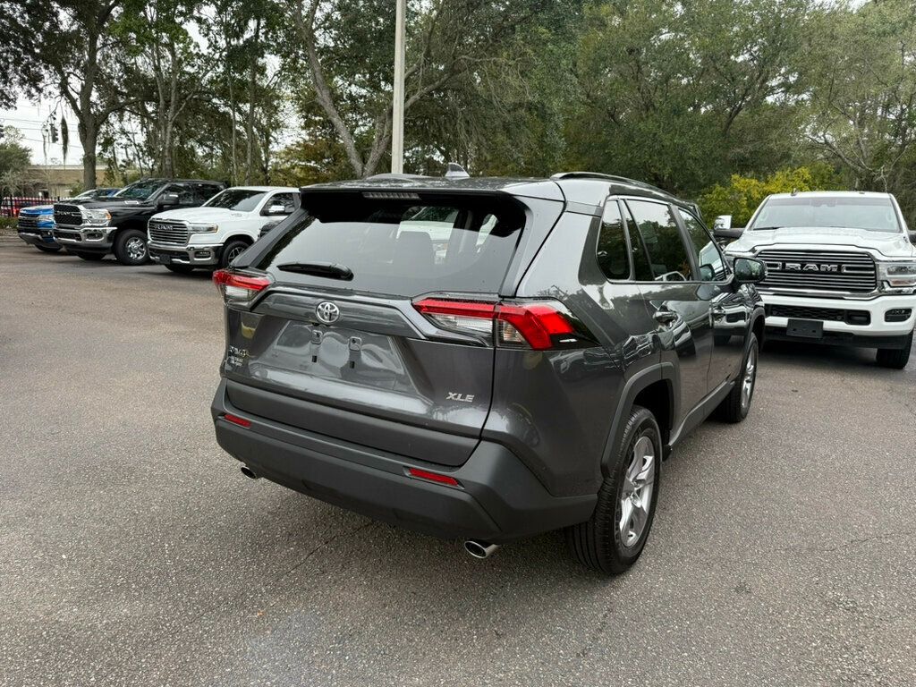 2025 Toyota RAV4 XLE photo 10