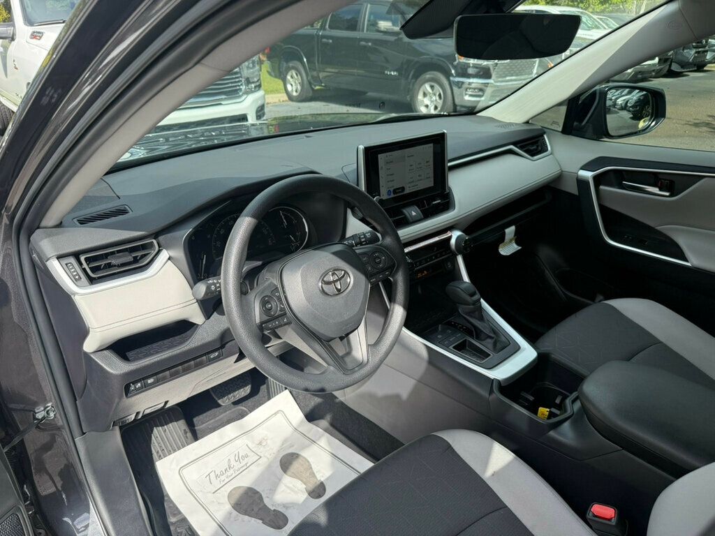 2025 Toyota RAV4 XLE photo 2