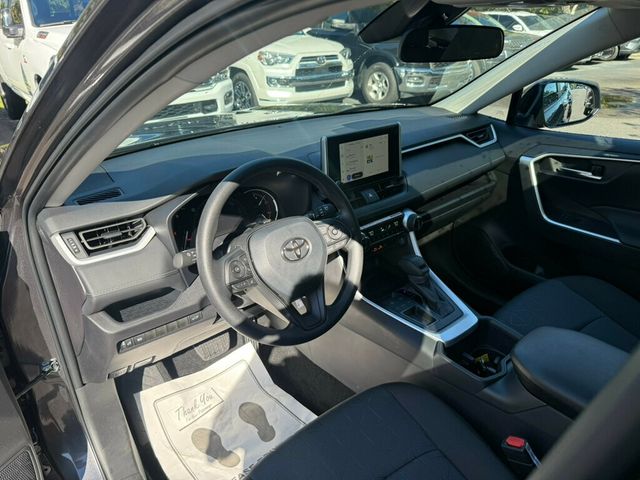 2025 Toyota RAV4 XLE FWD - 22932108 - 2