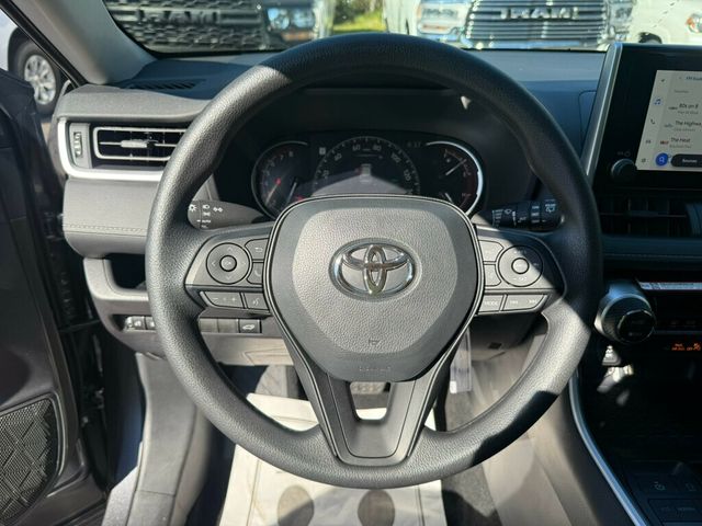 2025 Toyota RAV4 XLE FWD - 22932108 - 4