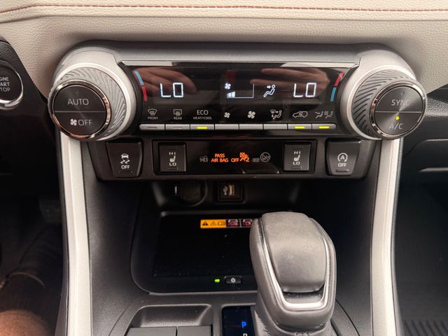 2025 Toyota RAV4 XLE Premium - 23093296 - 11