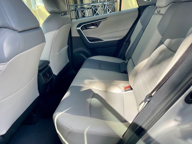 2025 Toyota RAV4 XLE PREMIUM - 22914357 - 11