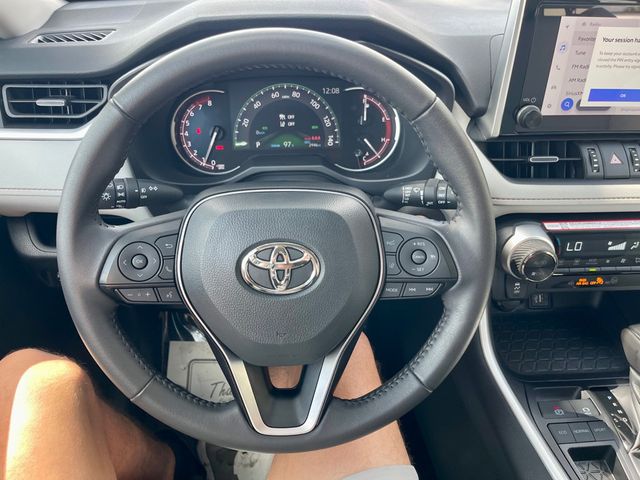 2025 Toyota RAV4 XLE PREMIUM - 22914357 - 13