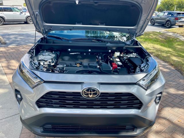 2025 Toyota RAV4 XLE PREMIUM - 22914357 - 17