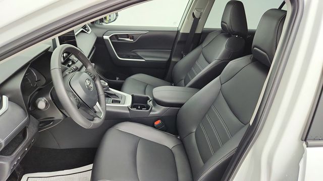 2025 Toyota RAV4 XLE Premium AWD with Weather Package - 22950741 - 18