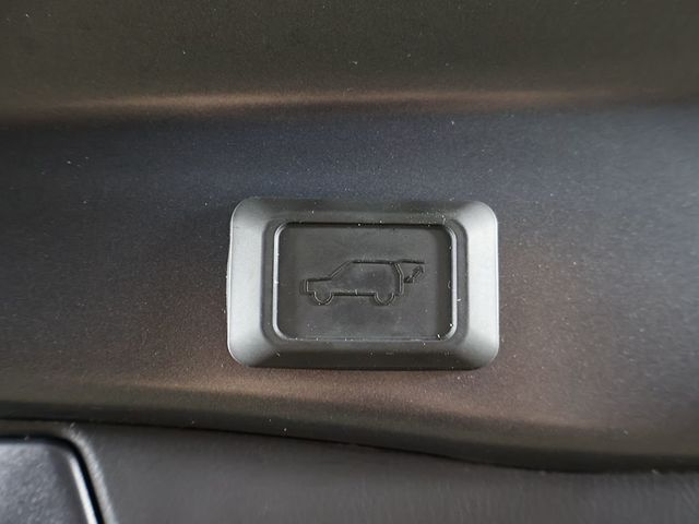 2025 Toyota RAV4 XLE Premium FWD - 23010866 - 21