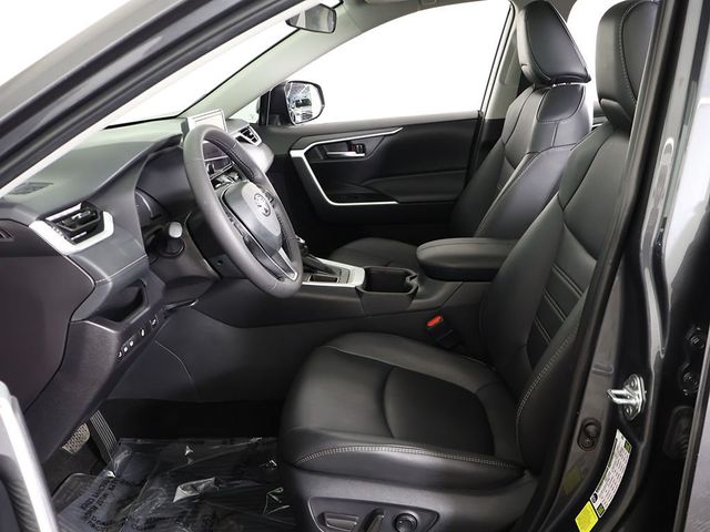2025 Toyota RAV4 XLE Premium FWD - 23010866 - 32