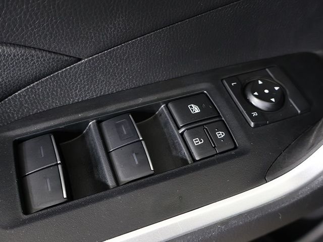 2025 Toyota RAV4 XLE Premium FWD - 23010866 - 38