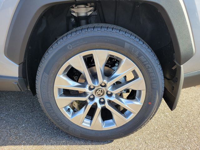 2025 Toyota RAV4 XLE Premium FWD - 22944352 - 13