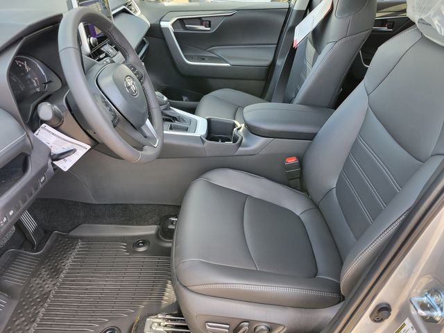 2025 Toyota RAV4 XLE Premium FWD - 22944352 - 3
