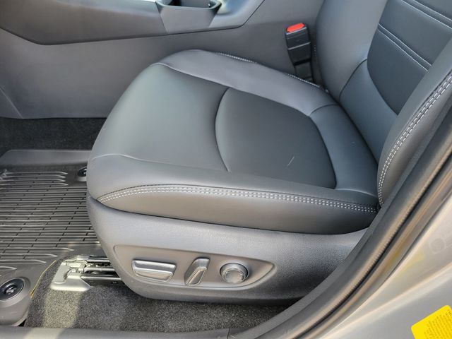 2025 Toyota RAV4 XLE Premium FWD - 22944352 - 5