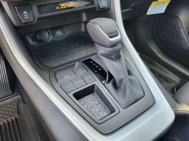 2025 Toyota RAV4 XLE Premium FWD - 22944352 - 6