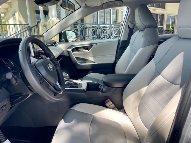 2025 Toyota RAV4 XLE Premium FWD - 22914357 - 10