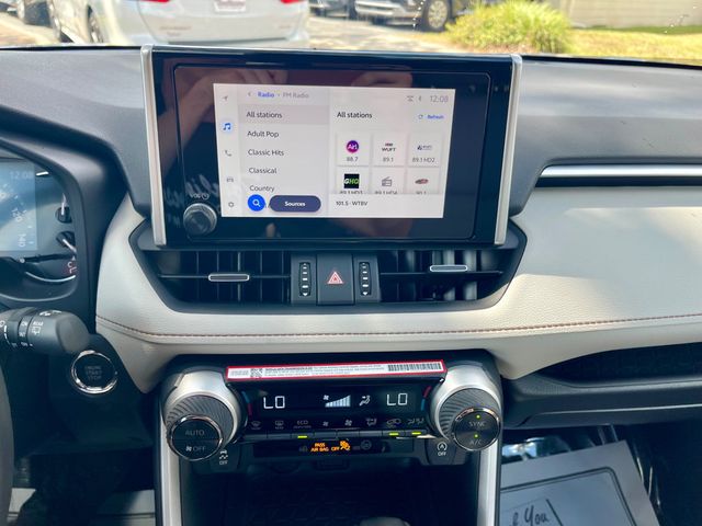 2025 Toyota RAV4 XLE Premium FWD - 22914357 - 15