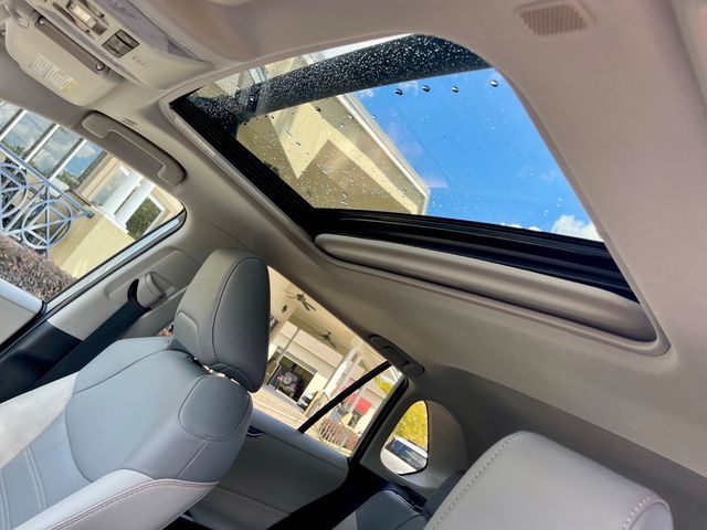 2025 Toyota RAV4 XLE Premium FWD - 22914357 - 16