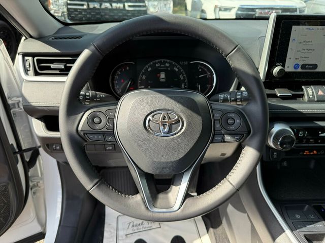 2025 Toyota RAV4 XLE Premium FWD - 22952014 - 4