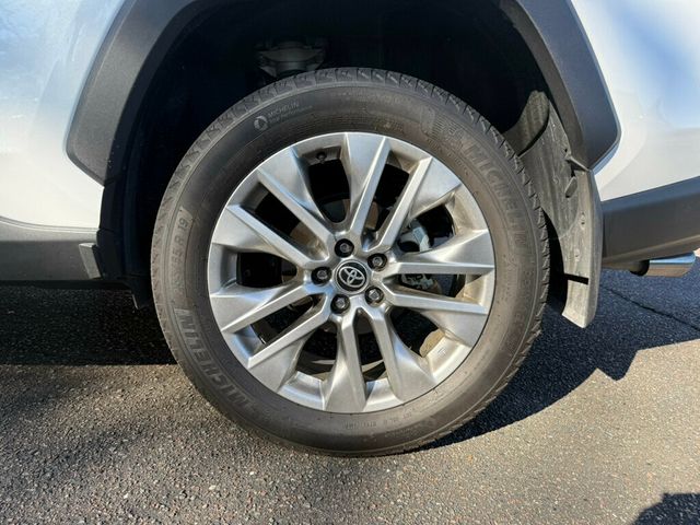 2025 Toyota RAV4 XLE Premium FWD - 22975819 - 9